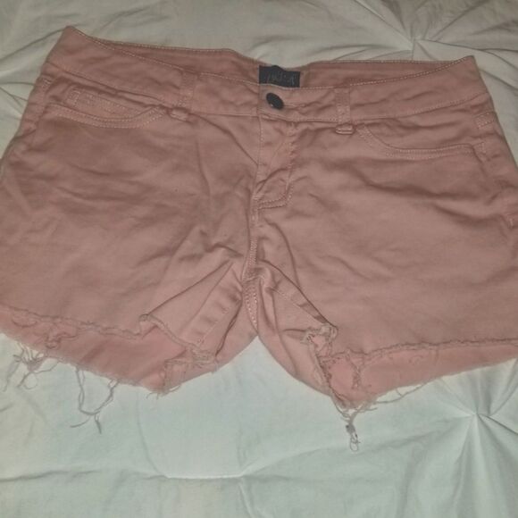 Juniors light pink shorts GC - Picture 1 of 3